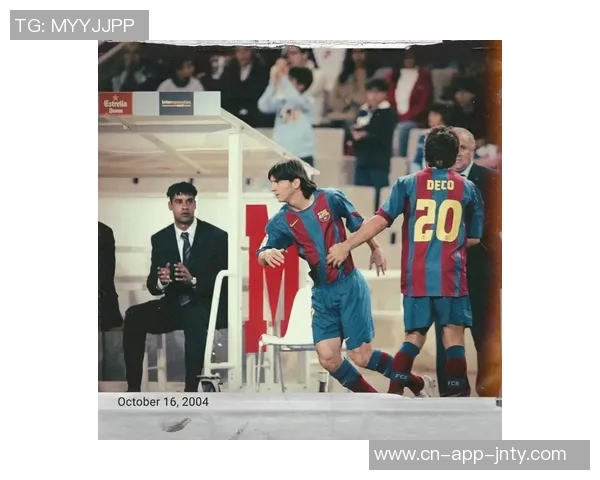 小罗怀旧晒巴萨时期与梅西里杰卡尔德打网球的珍贵瞬间